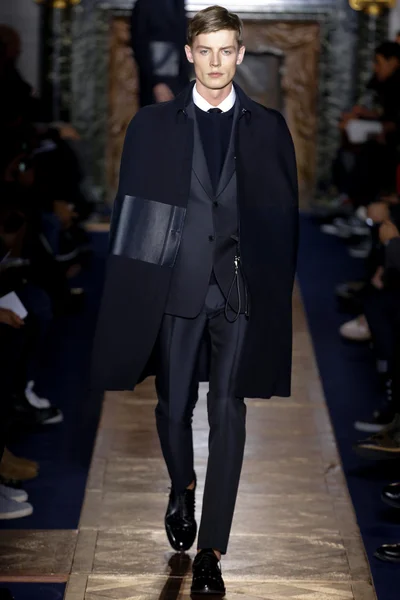 Look 1